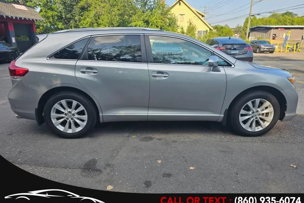 2015 Toyota Venza XLE photo 1