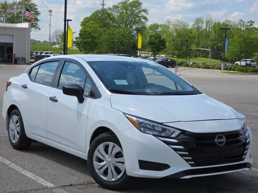 2025 Nissan Versa S photo 1