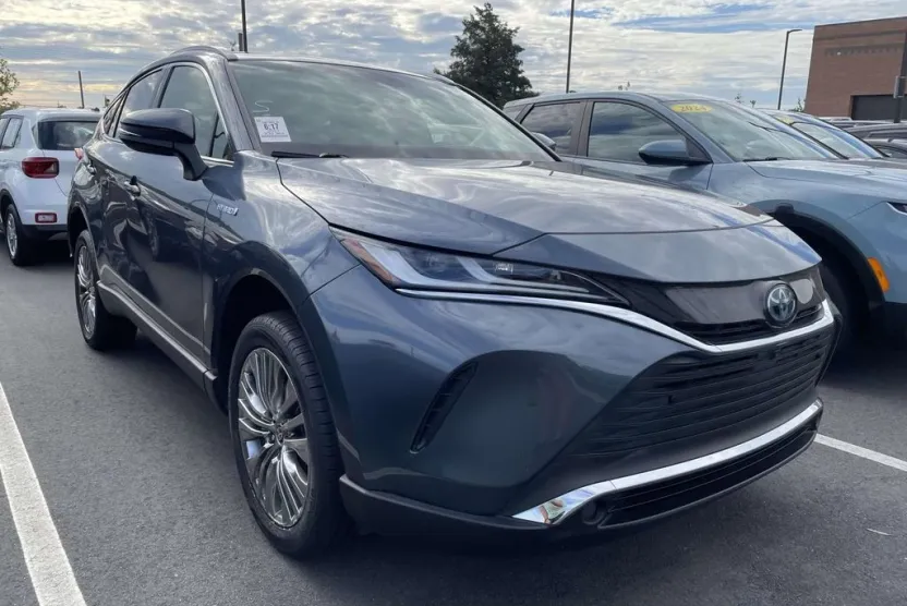 2021 Toyota Venza Limited photo 1