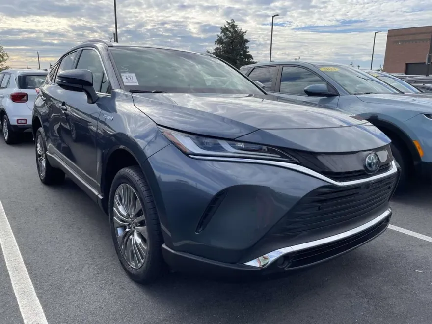 2021 Toyota Venza Limited photo 1