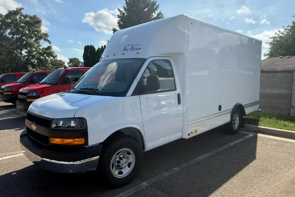 2025 Chevrolet Express Cutaway 3500 Base photo 1