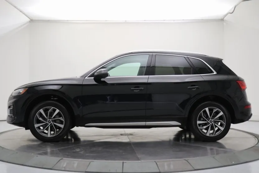 2021 Audi Q5 45 Premium Plus photo 1