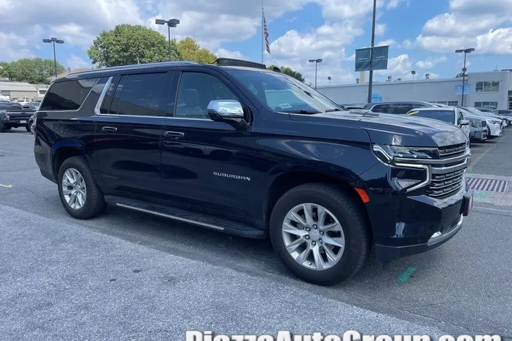 2024 Chevrolet Suburban Premier photo 1