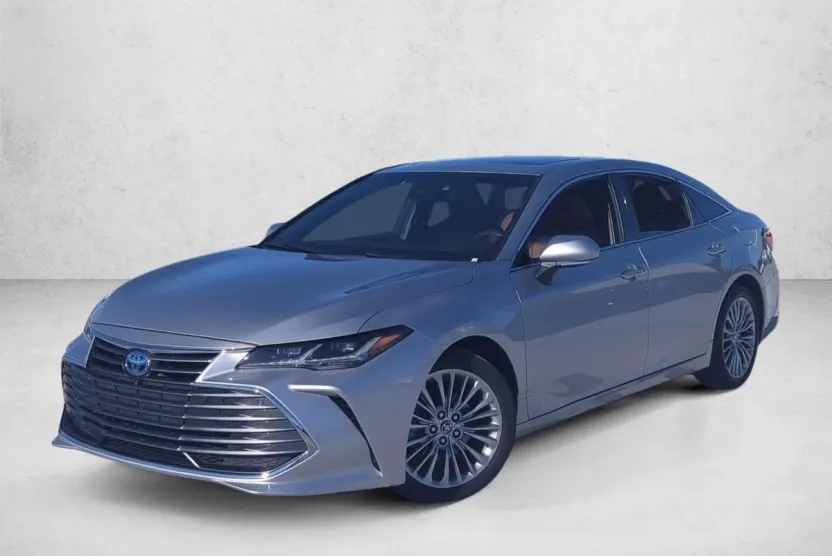 2022 Toyota Avalon Hybrid Limited photo 1