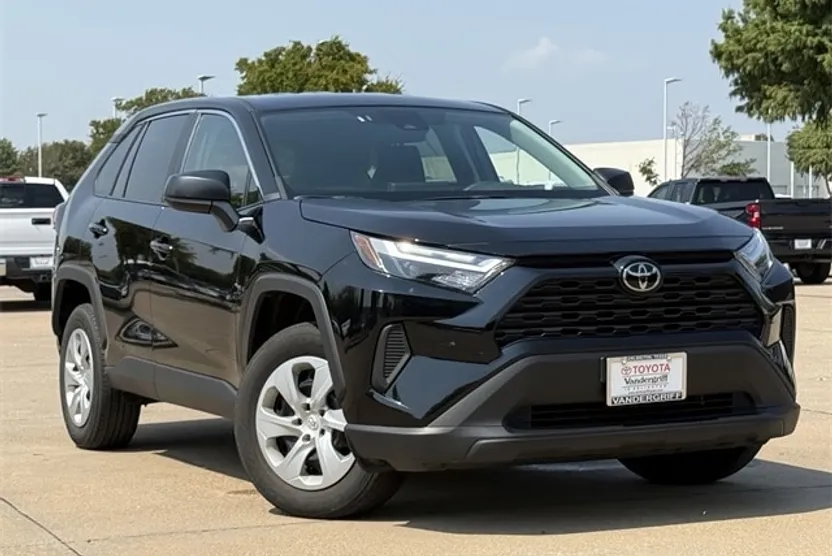 2024 Toyota RAV4 LE photo 1