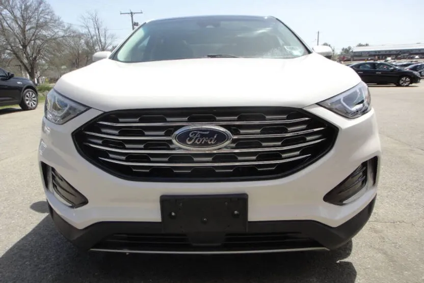 2019 Ford Edge SEL photo 1