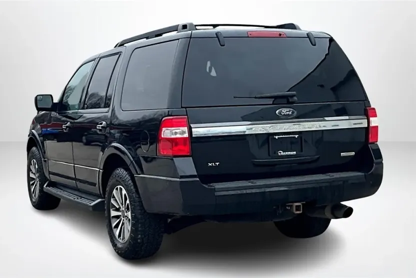 2017 Ford Expedition XLT photo 1