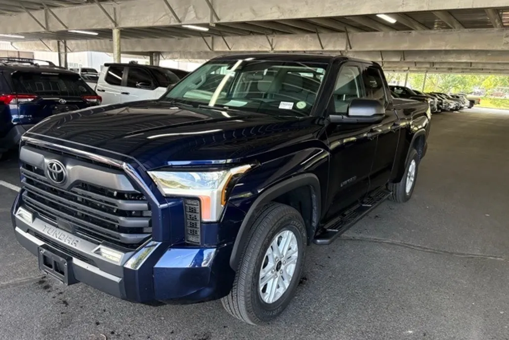 2022 Toyota Tundra SR5 photo 1