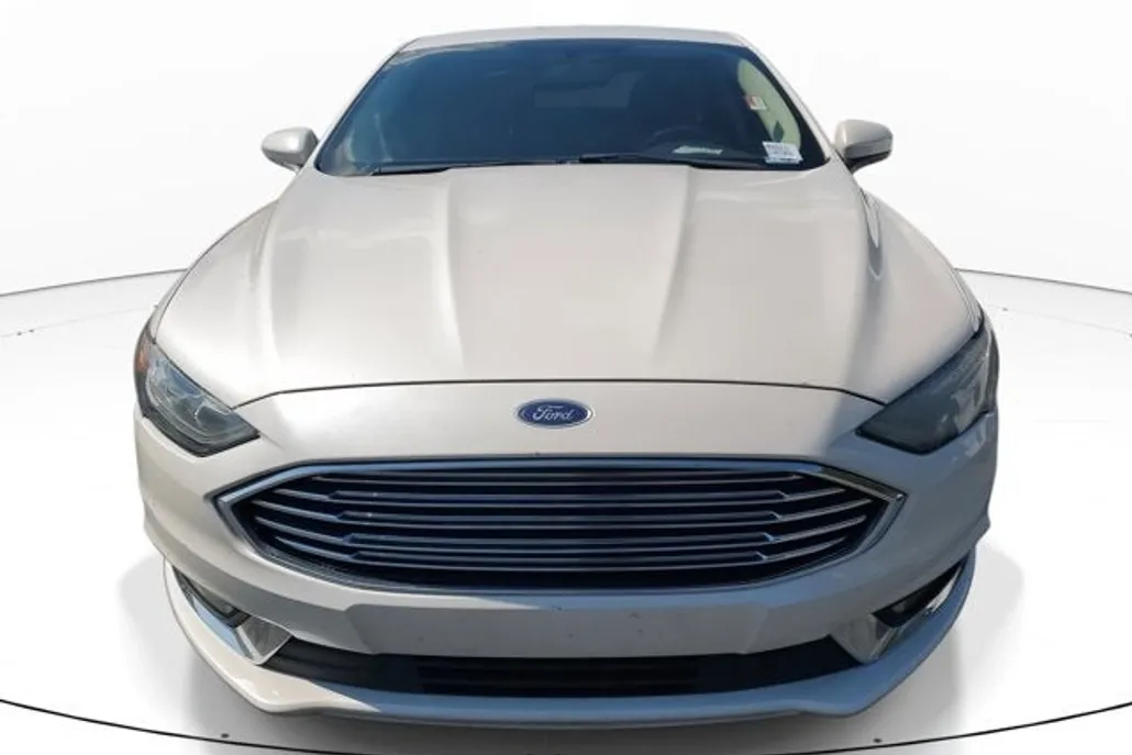 2017 Ford Fusion SE photo 1