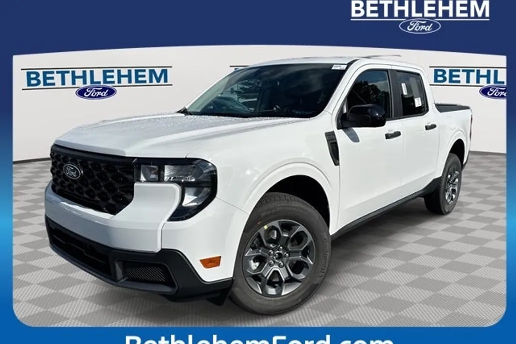 2025 Ford Maverick XLT photo 1