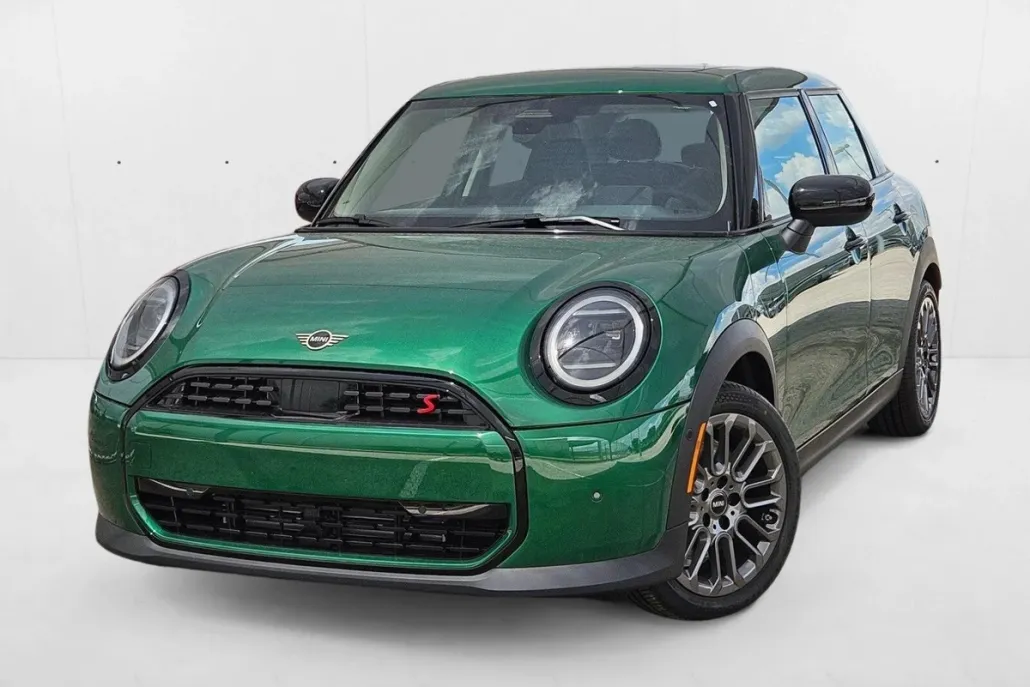 2025 Mini Cooper 4 Door Hardtop S photo 1