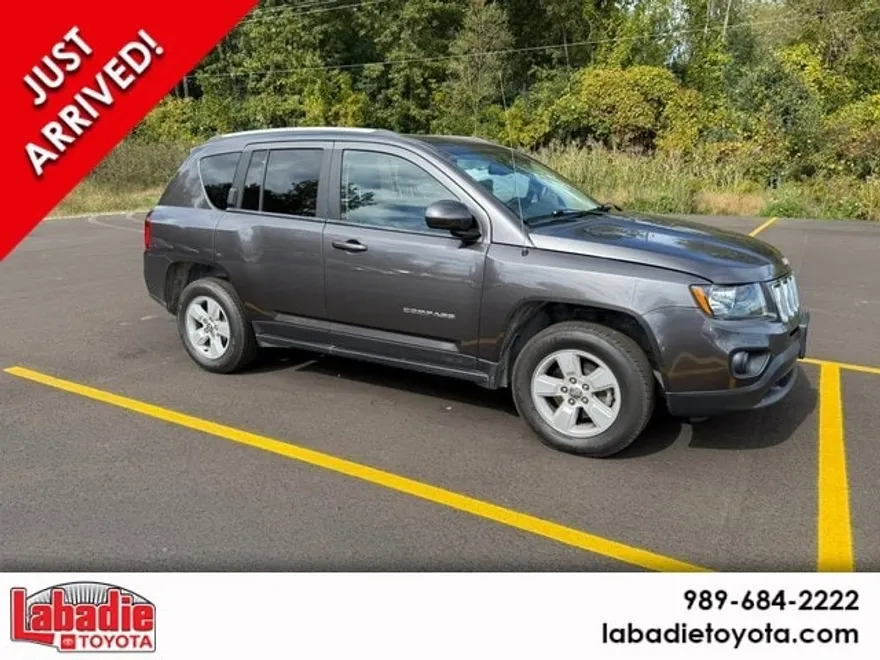 2017 Jeep Compass Latitude photo 1