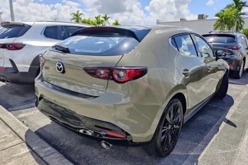 2025 Mazda Mazda3 Hatchback 2.5 Turbo Carbon photo 2