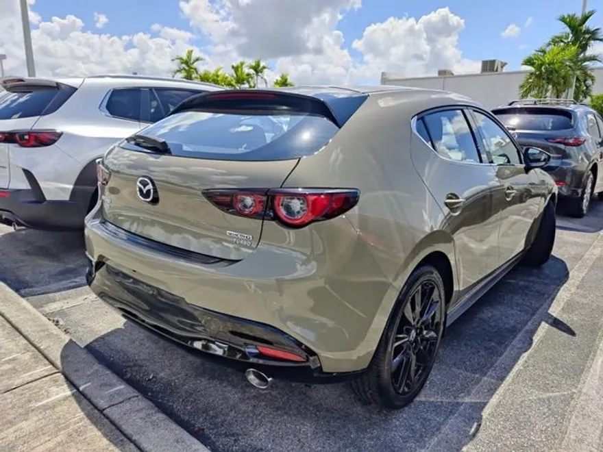 2025 Mazda Mazda3 Hatchback 2.5 Turbo Carbon photo 2
