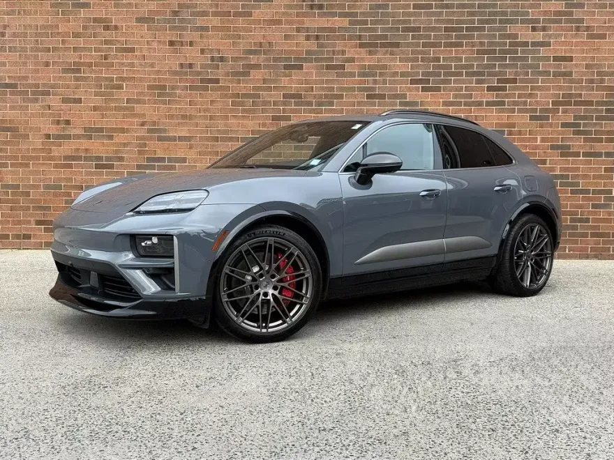 2025 Porsche Macan Electric Turbo photo 1