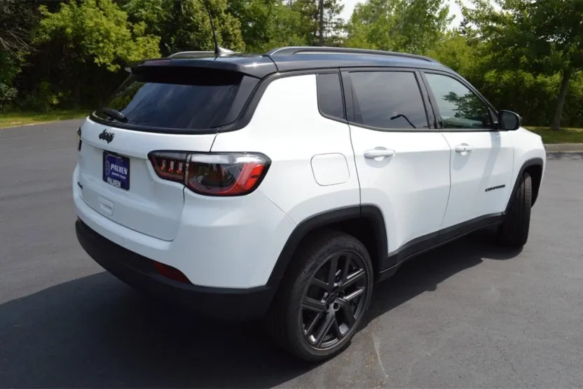 2025 Jeep Compass Limited photo 1