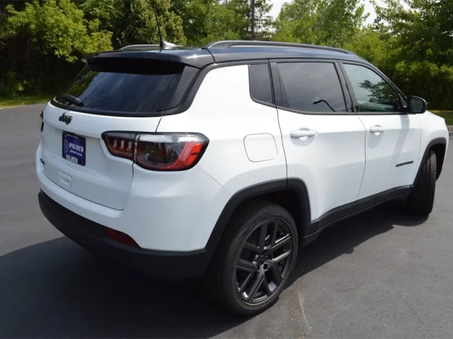 2025 Jeep Compass Limited photo 1