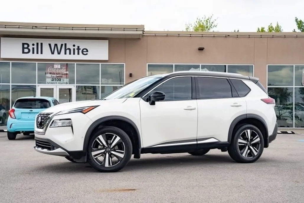2022 Nissan Rogue Platinum photo 1