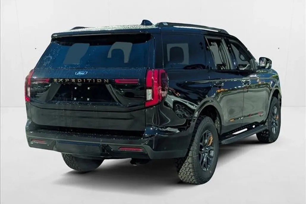 2025 Ford Expedition photo 1