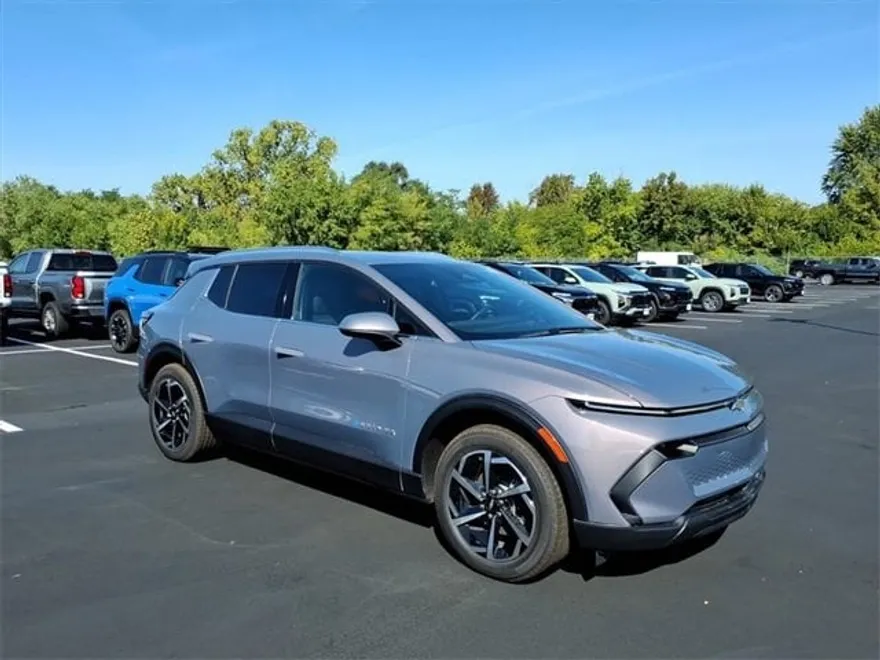 2026 Chevrolet Equinox EV 1LT photo 1