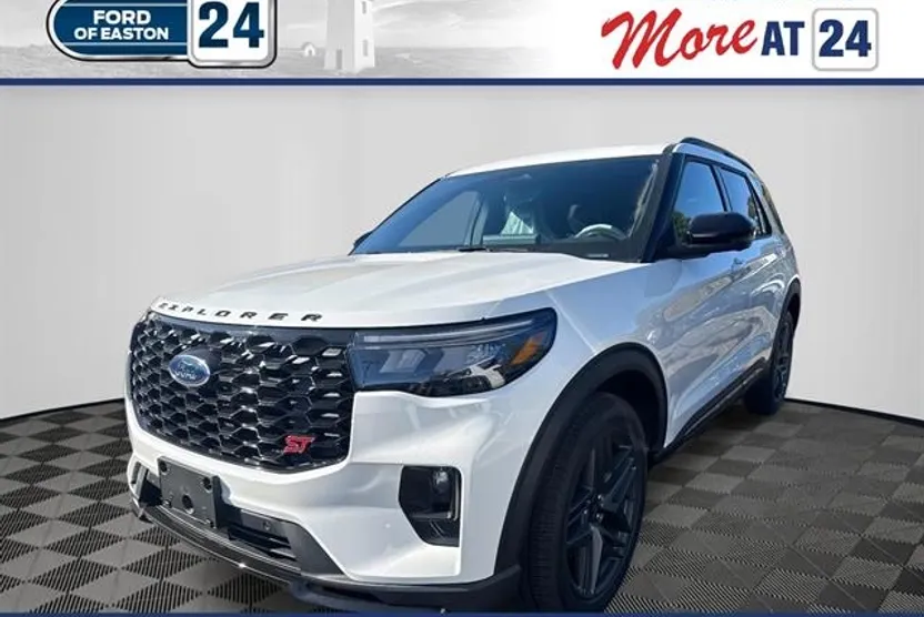 2025 Ford Explorer ST photo 1