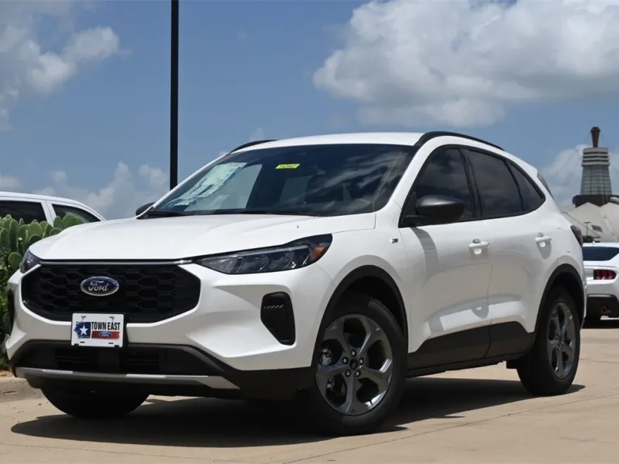 2025 Ford Escape ST-Line photo 1