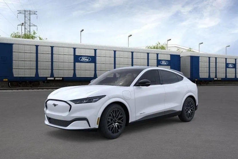 2025 Ford Mustang Mach-E Premium photo 1