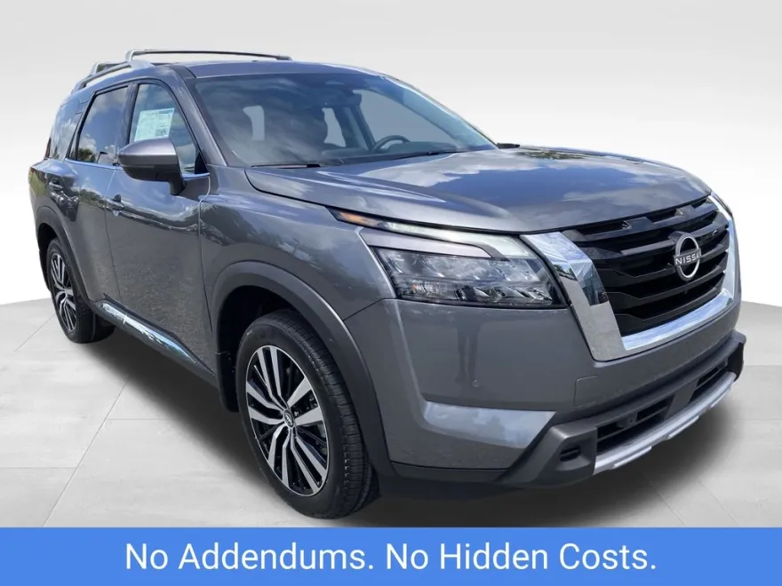 2025 Nissan Pathfinder Platinum photo 1