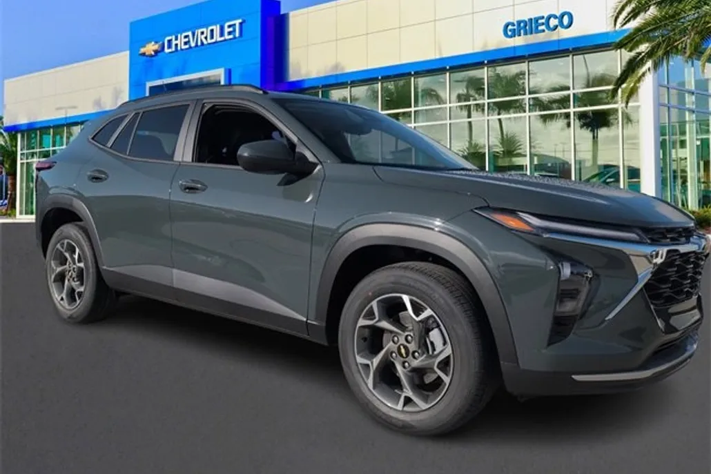 2026 Chevrolet Trax LT photo 1