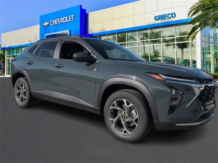 2026 Chevrolet Trax LT photo 1