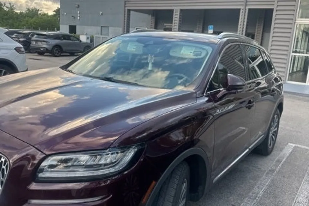 2022 Lincoln Nautilus Standard photo 1