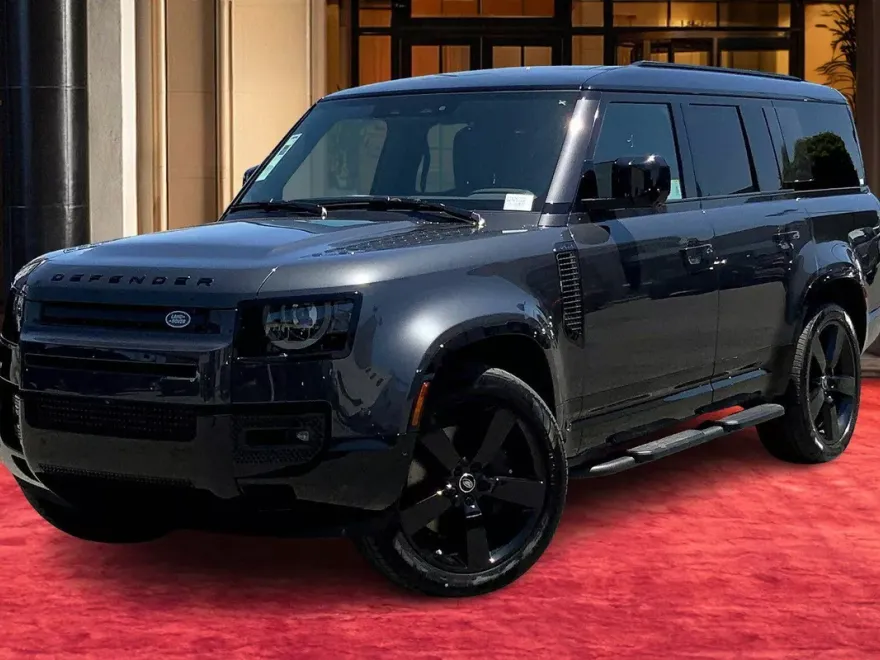 2025 Land Rover Defender 130 X-Dynamic SE photo 1