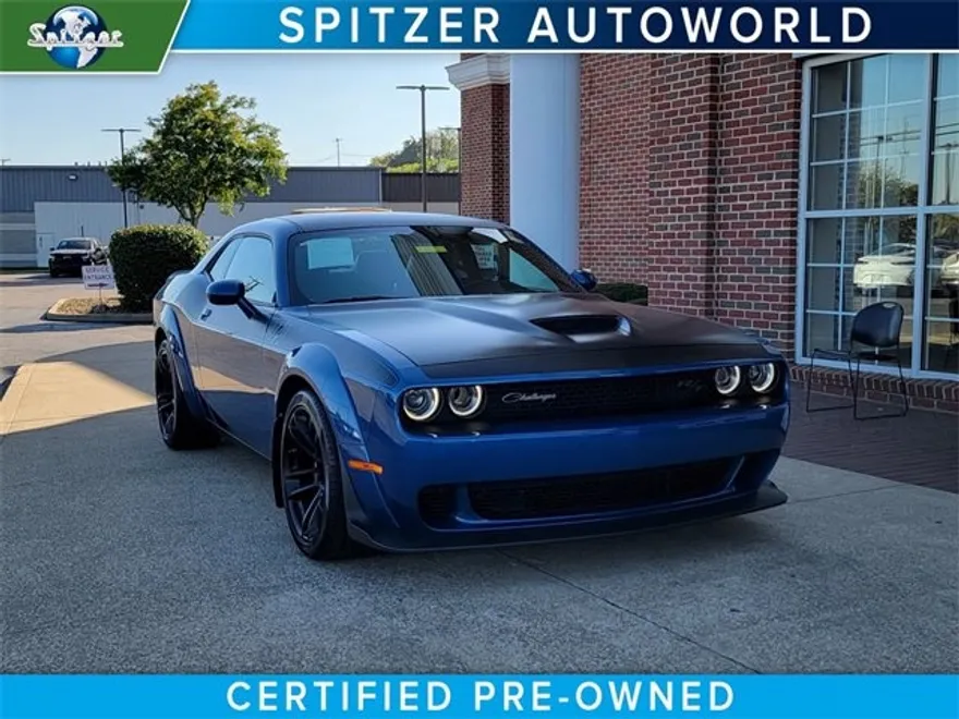 2023 Dodge Challenger R/T Scat Pack Widebody photo 1