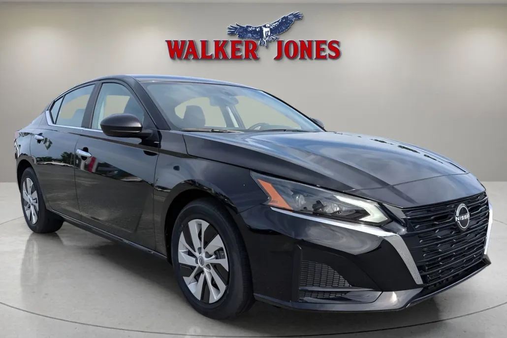 2025 Nissan Altima S photo 1