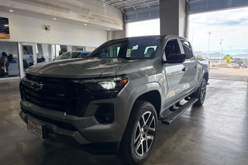 2024 Chevrolet Colorado Z71 photo 1