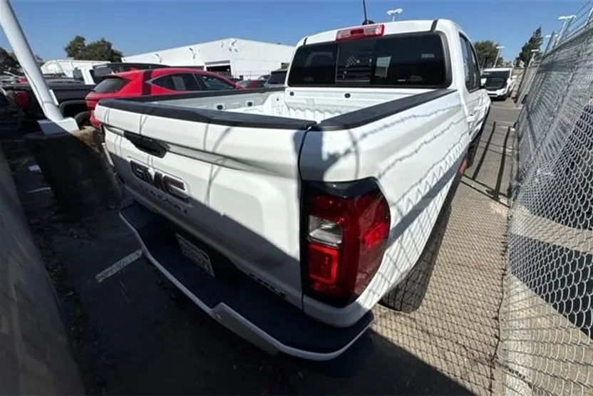 2024 Gmc Canyon AT4 photo 1
