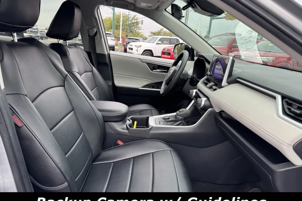 2024 Toyota RAV4 Hybrid XLE photo 1