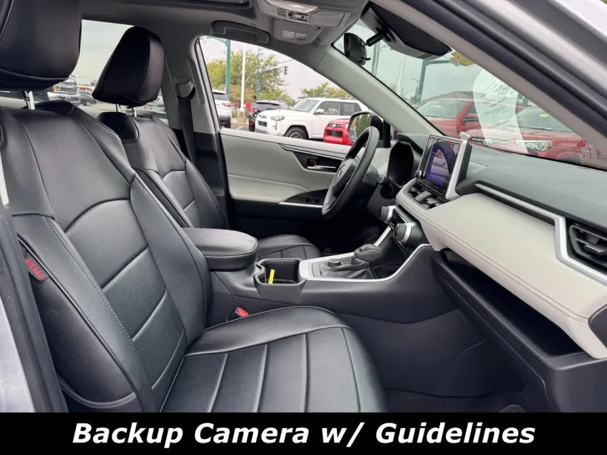 2024 Toyota RAV4 Hybrid XLE photo 1