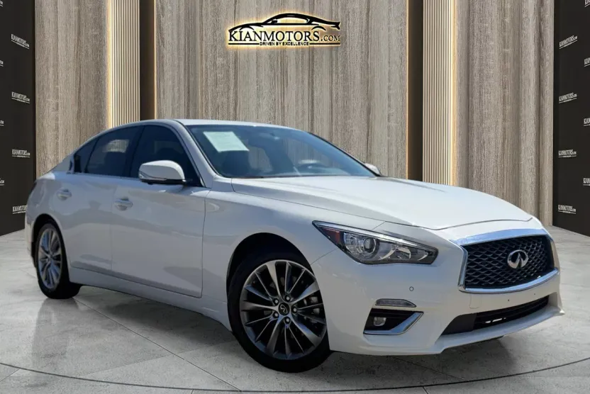 2023 Infiniti Q50 LUXE photo 1