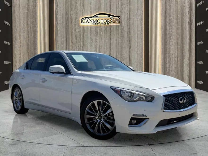 2023 Infiniti Q50 LUXE photo 1