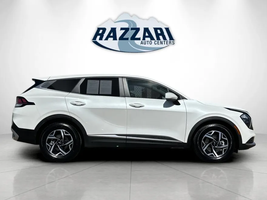 2023 Kia Sportage LX photo 1