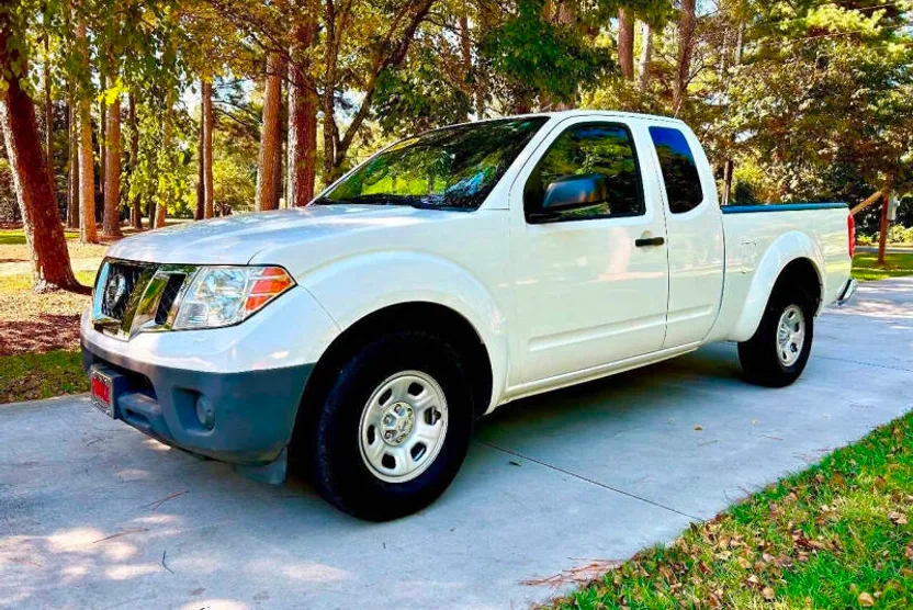 2016 Nissan Frontier S photo 1