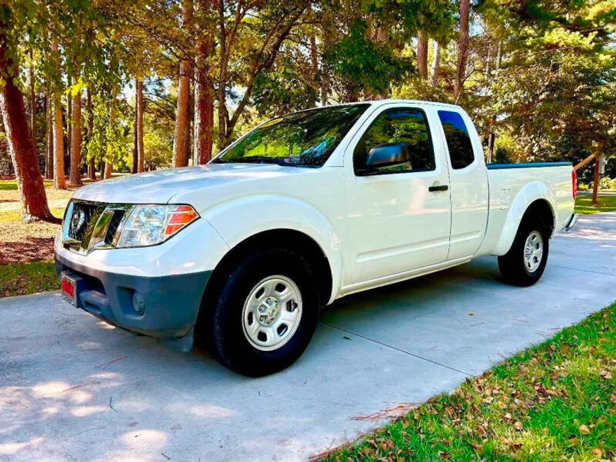 2016 Nissan Frontier S photo 1