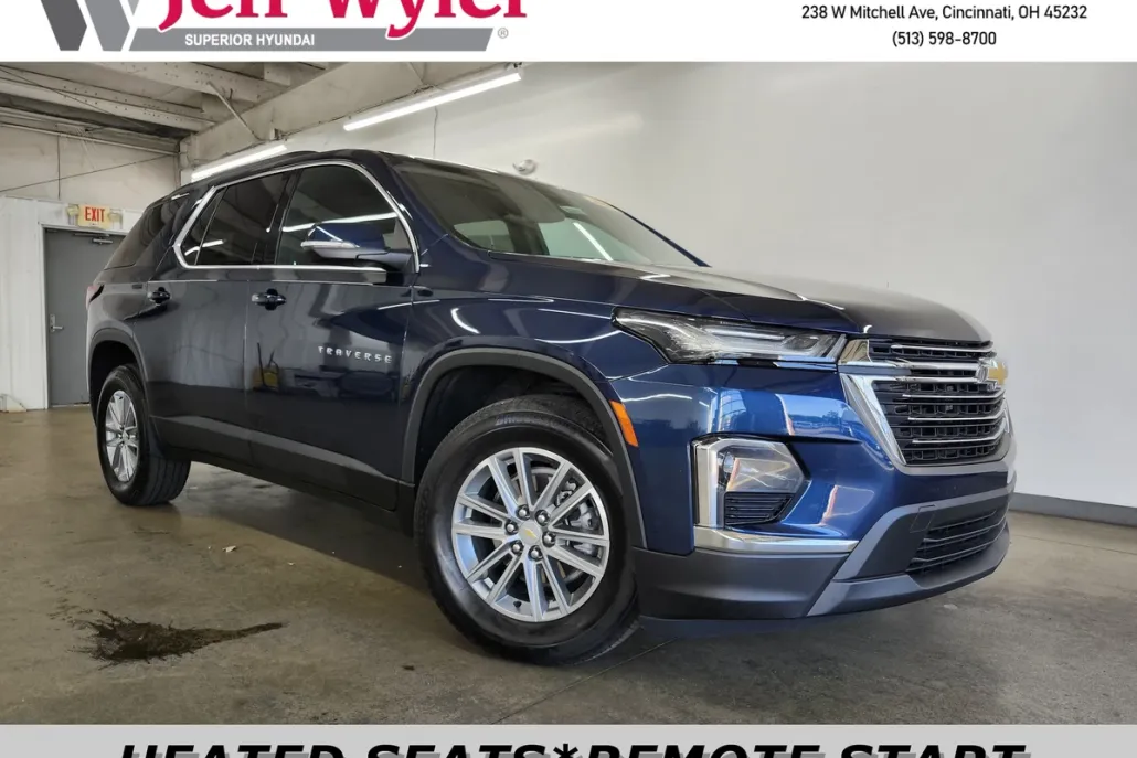2023 Chevrolet Traverse Cloth 1LT photo 1