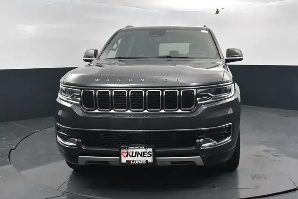 2024 Jeep Wagoneer L Series II photo 1