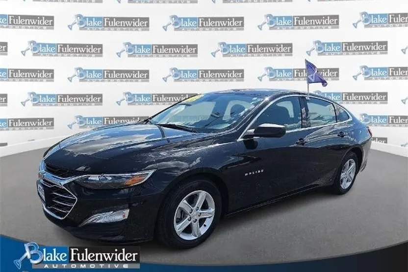 2023 Chevrolet Malibu LS photo 1
