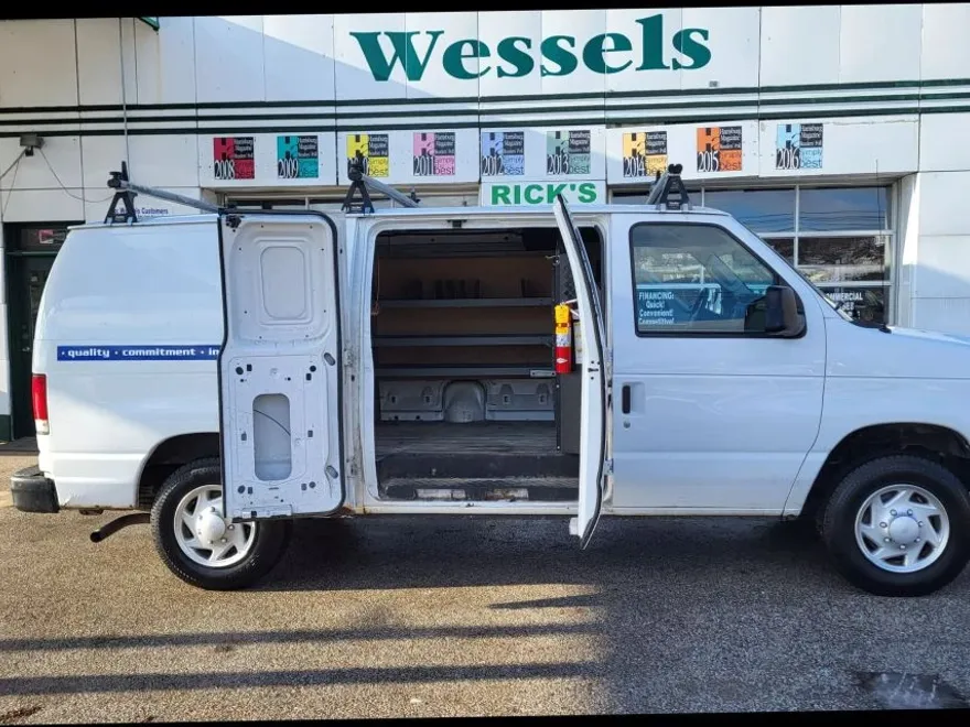 2012 Ford E-150 photo 1
