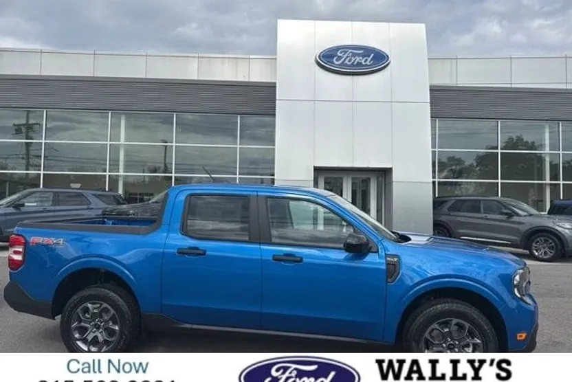 2025 Ford Maverick XLT photo 1