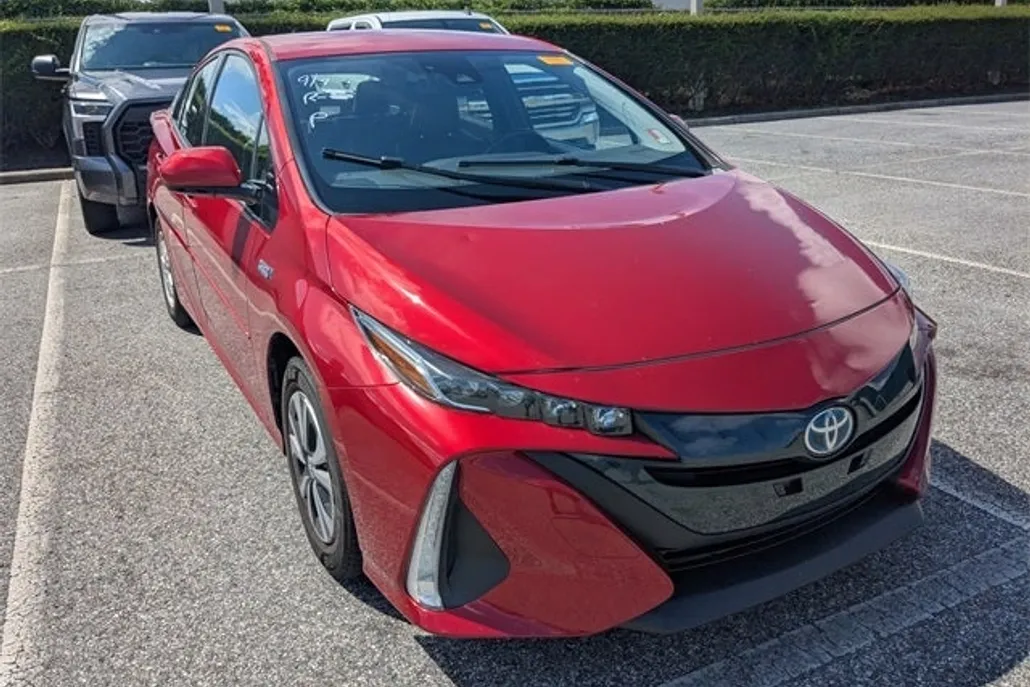 2019 Toyota Prius Prime Premium photo 1