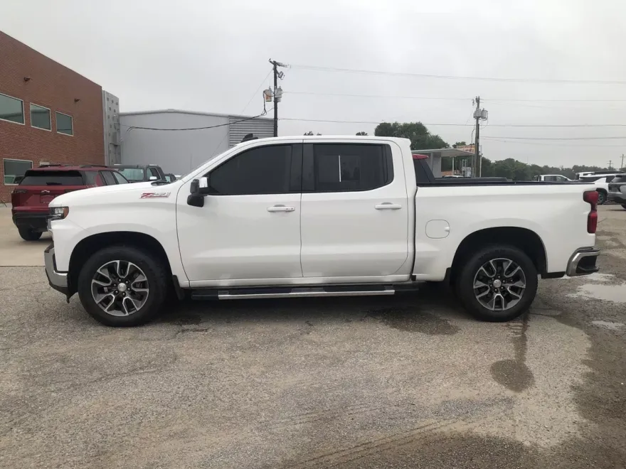 2020 Chevrolet Silverado 1500 LT Texas Edition photo 1